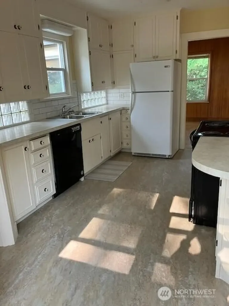 1555 Swartout Road Manson WA 98831