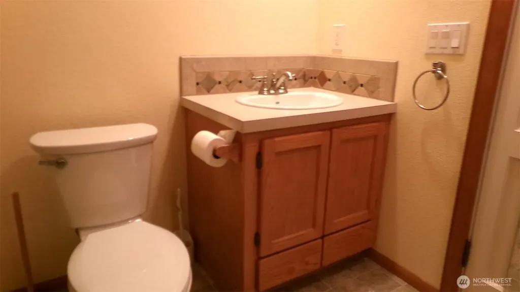 1555 Swartout Road Manson WA 98831