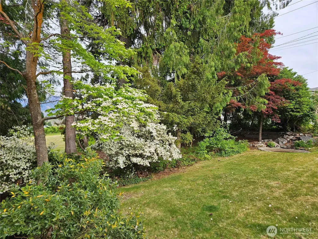 1555 Swartout Road Manson WA 98831
