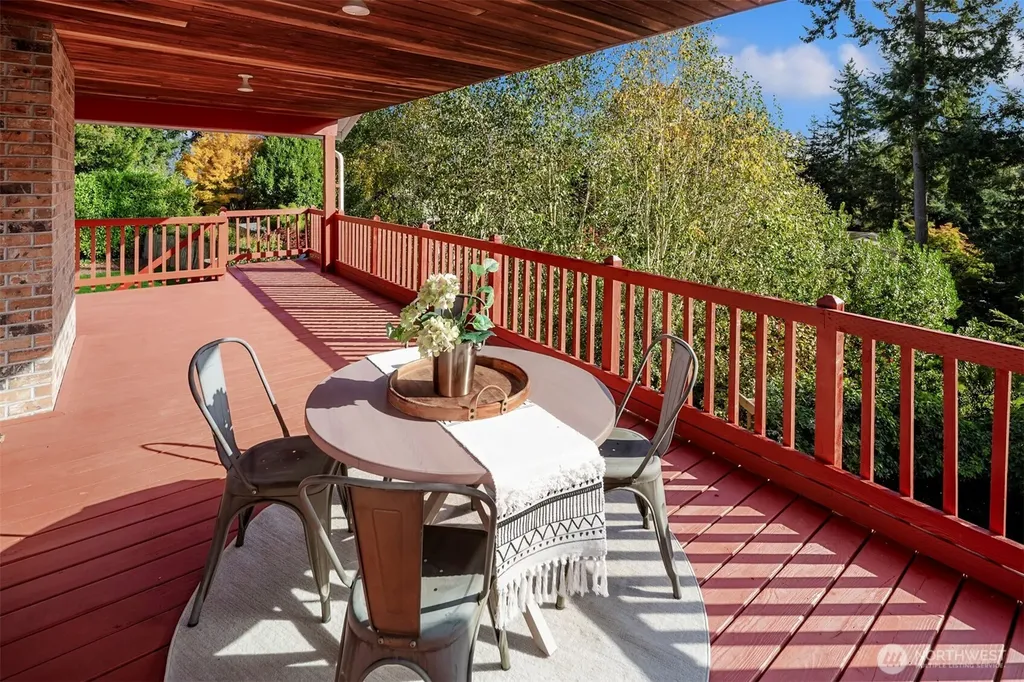 10514 SW 110th Street Vashon WA 98070