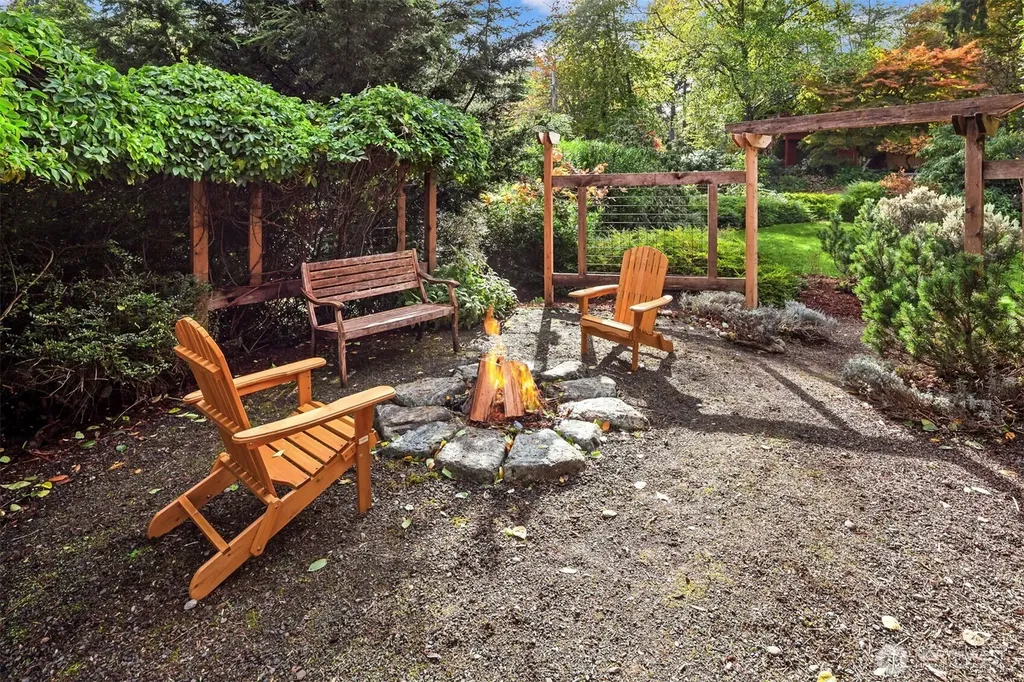 10514 SW 110th Street Vashon WA 98070