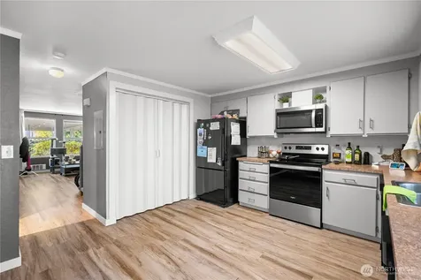 2621 Mountain View Avenue W Tacoma WA 98466