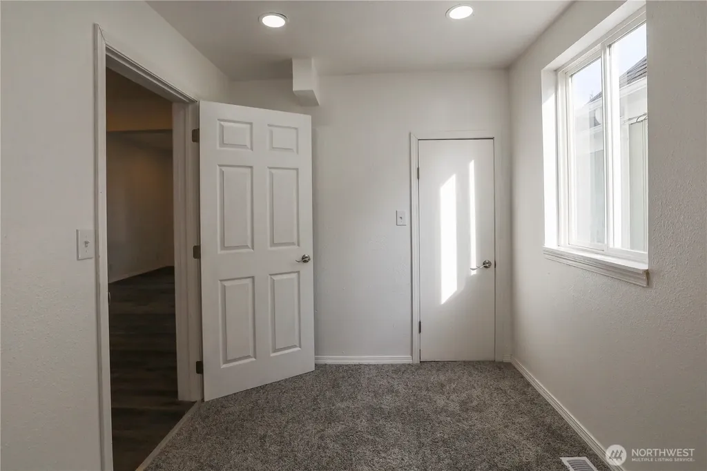 1114 Wheeler Avenue Hoquiam WA 98550