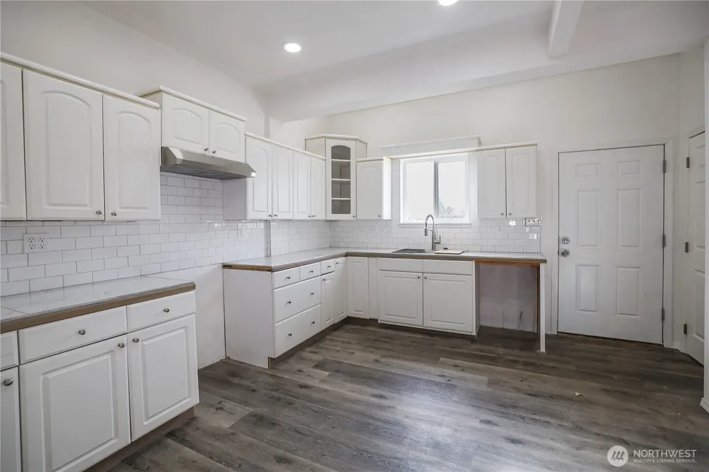 1114 Wheeler Avenue Hoquiam WA 98550