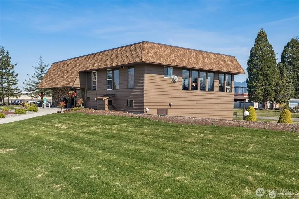806 Pine Drive Enumclaw WA 98022