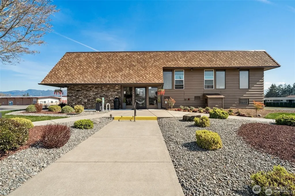 806 Pine Drive Enumclaw WA 98022