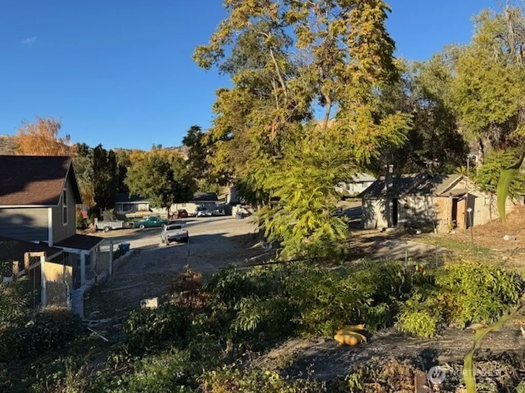 518 E Allen Street Chelan WA 98816
