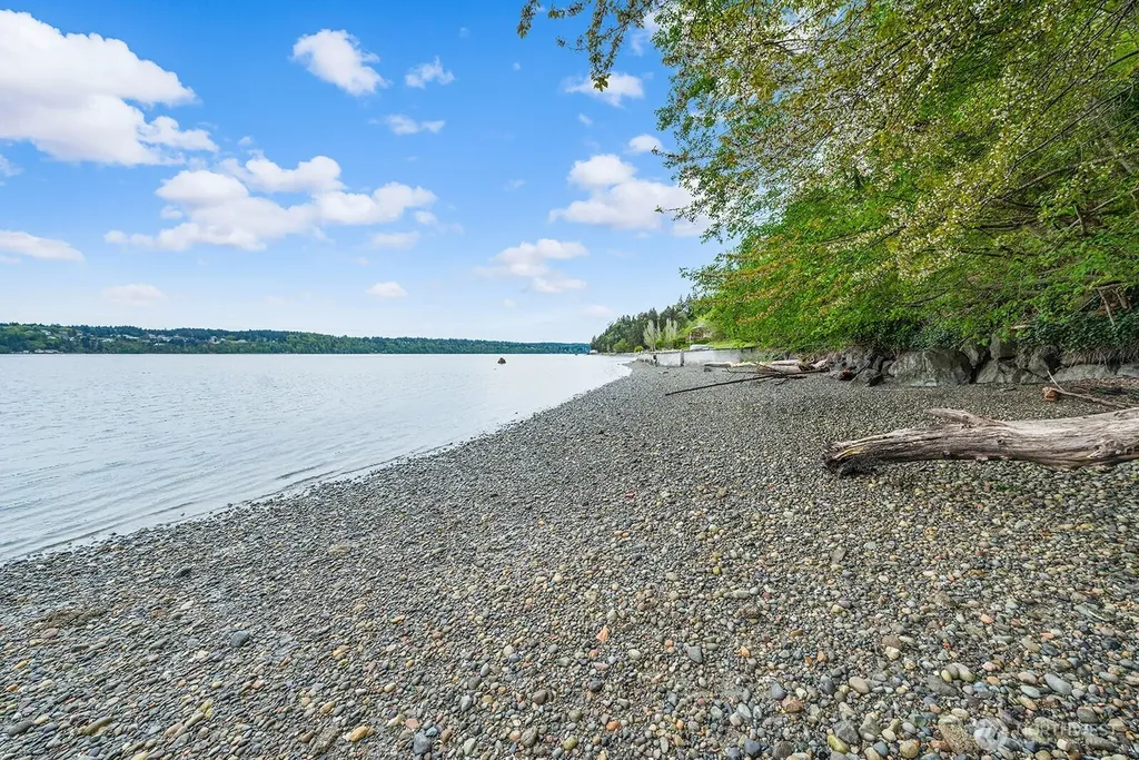 13843 SW 248th Street Vashon WA 98070
