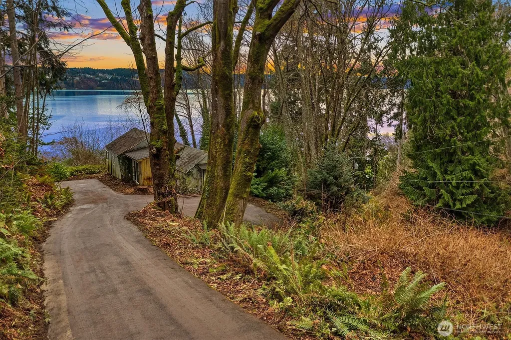 13843 SW 248th Street Vashon WA 98070