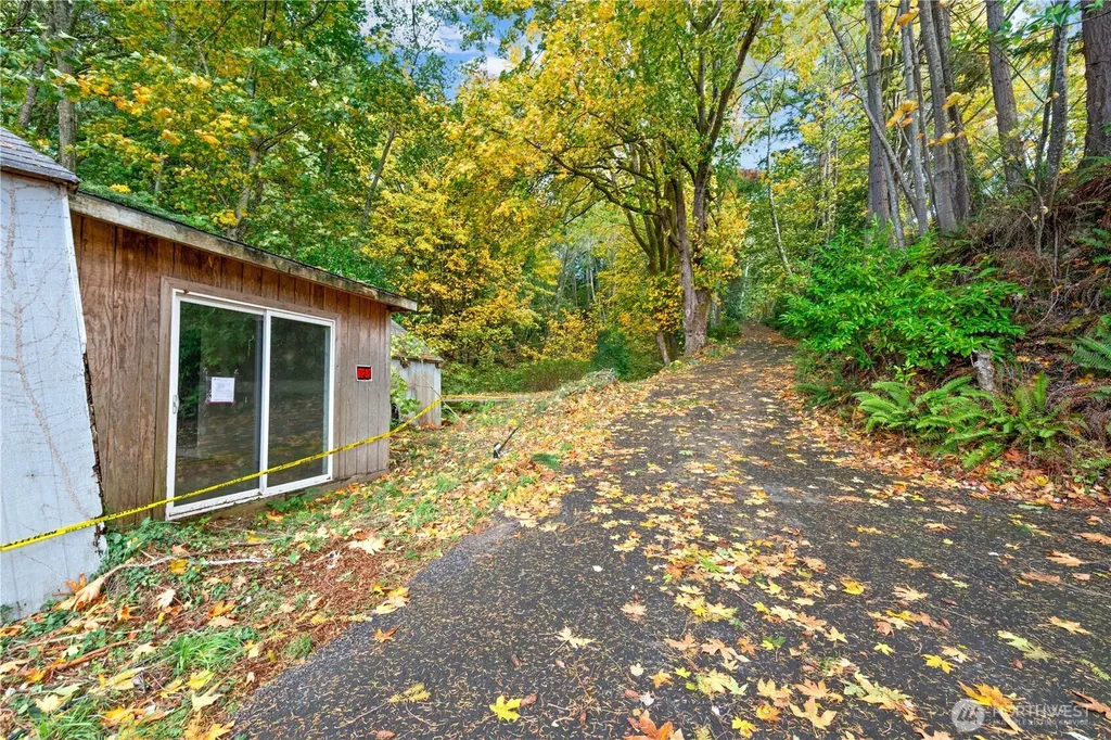 13843 SW 248th Street Vashon WA 98070