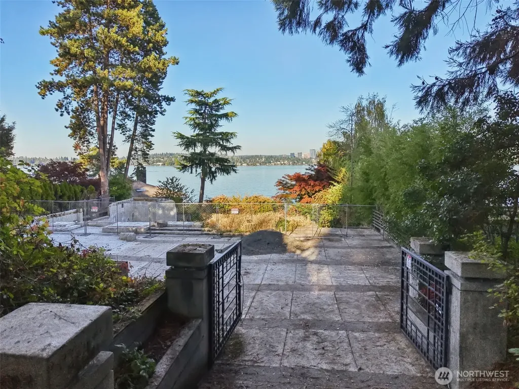 7220 N Mercer Way Mercer Island WA 98040