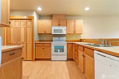300 Cascadian Court Winthrop WA 98862