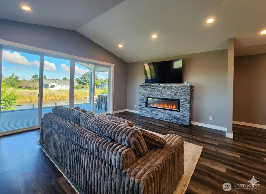 332 Cockle Street SW Ocean Shores WA 98569