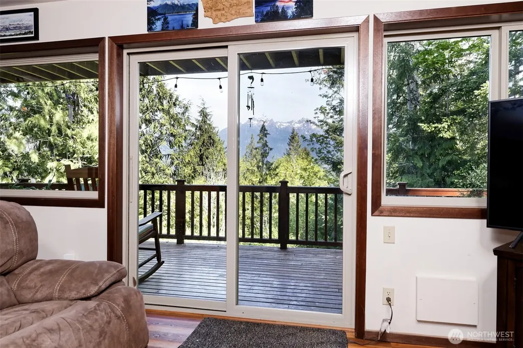 5791 N Lake Cushman Road Hoodsport WA 98548