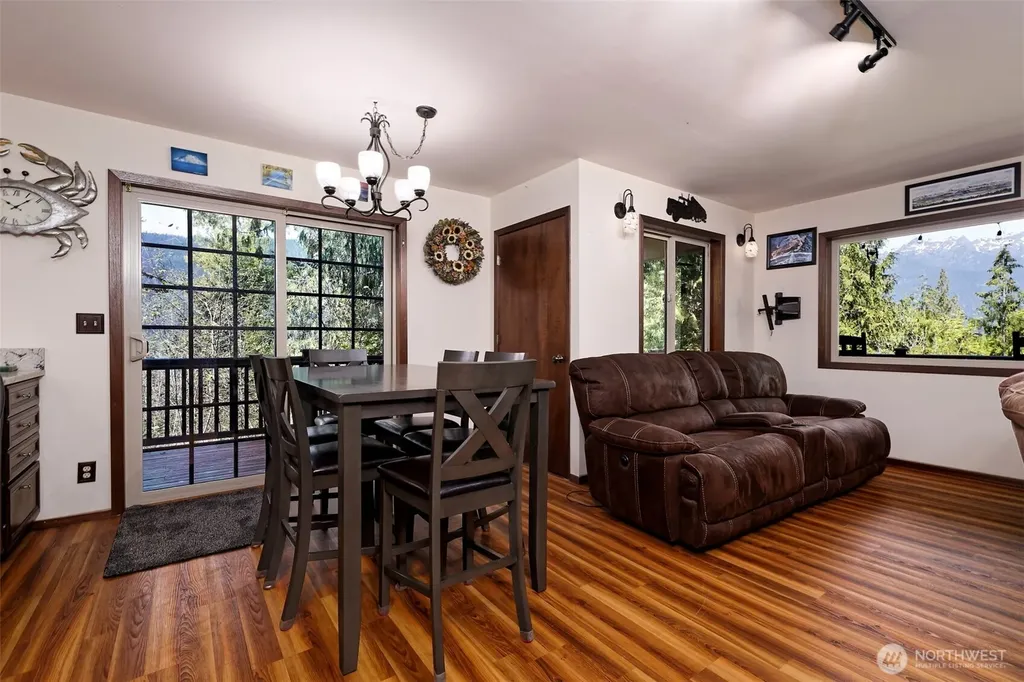 5791 N Lake Cushman Road Hoodsport WA 98548