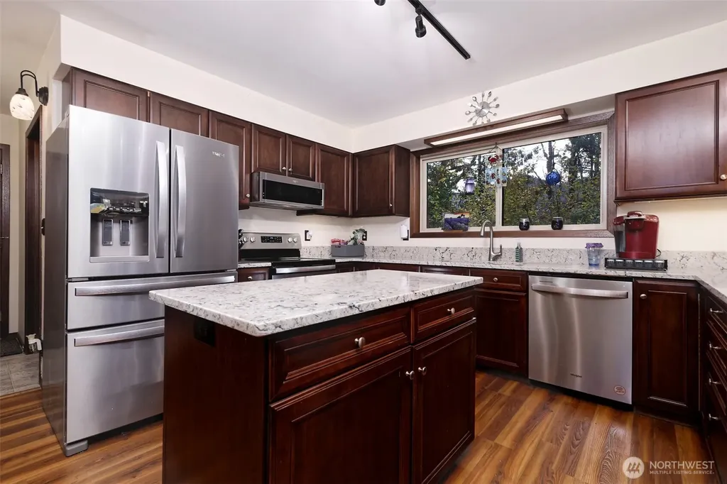 5791 N Lake Cushman Road Hoodsport WA 98548