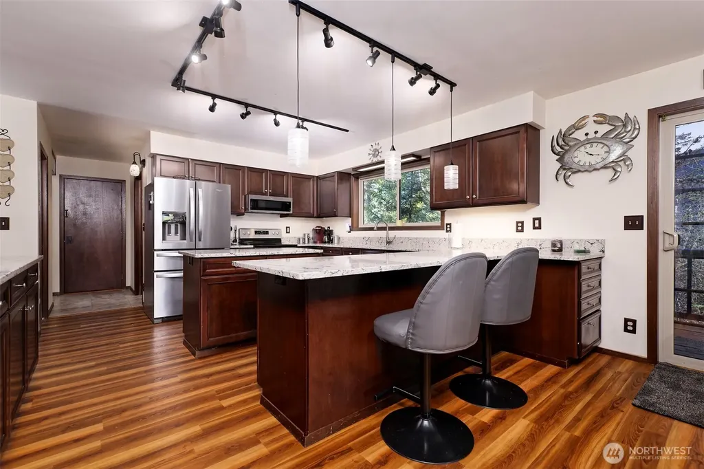 5791 N Lake Cushman Road Hoodsport WA 98548