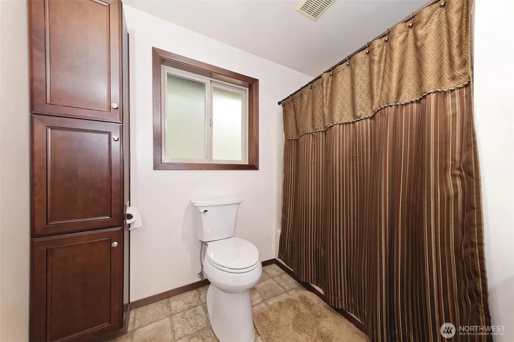 5791 N Lake Cushman Road Hoodsport WA 98548