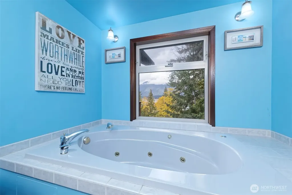 5791 N Lake Cushman Road Hoodsport WA 98548