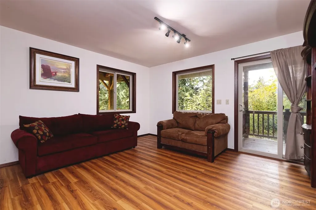 5791 N Lake Cushman Road Hoodsport WA 98548