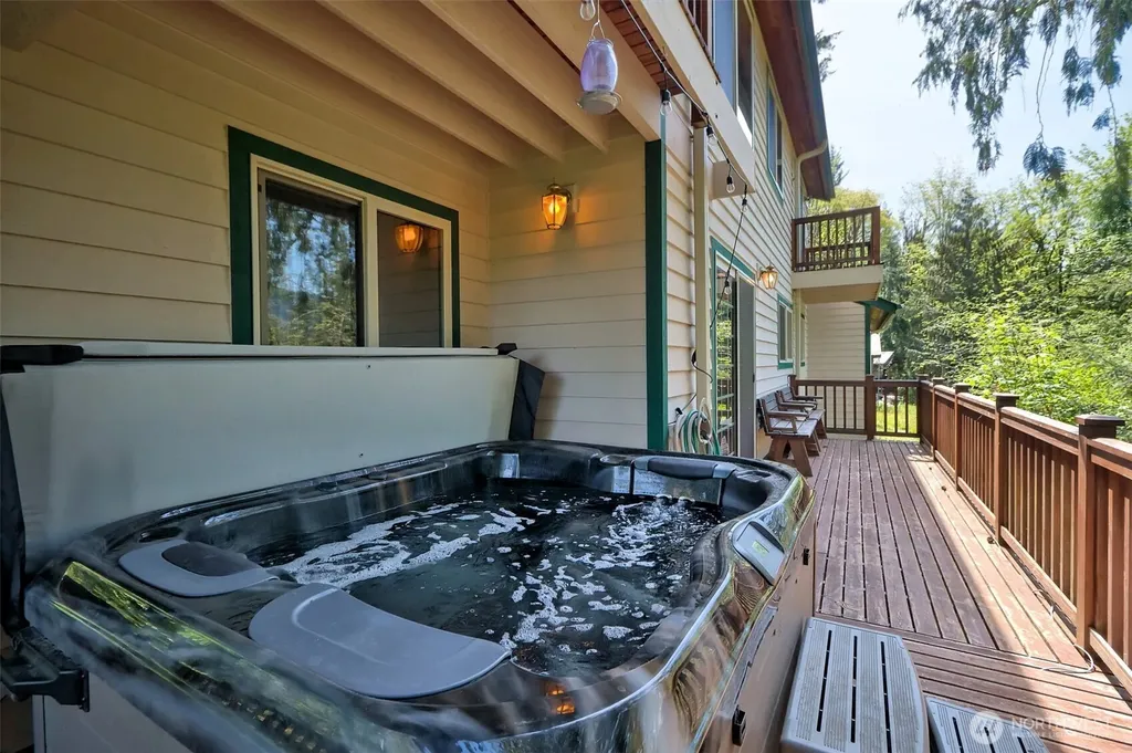 5791 N Lake Cushman Road Hoodsport WA 98548