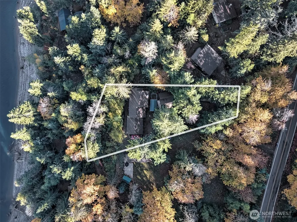 5791 N Lake Cushman Road Hoodsport WA 98548