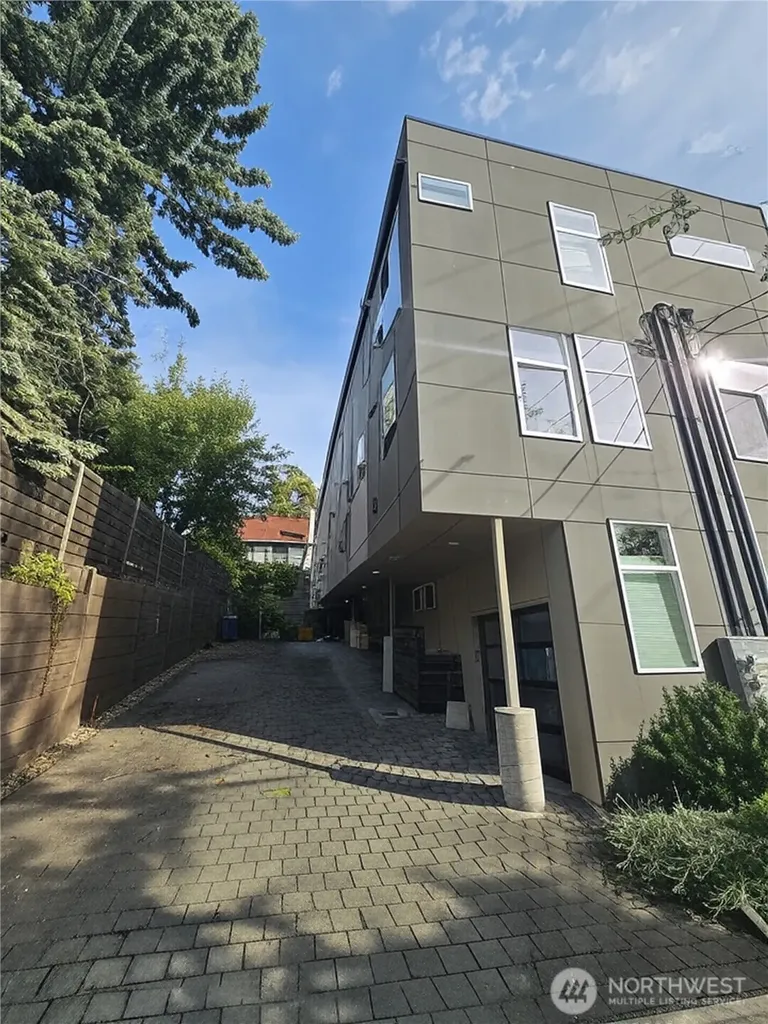 1602 E Marion Street Seattle WA 98122