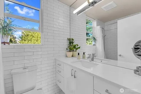 1602 E Marion Street Seattle WA 98122
