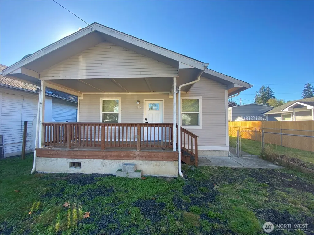 320 C Street South Bend WA 98586