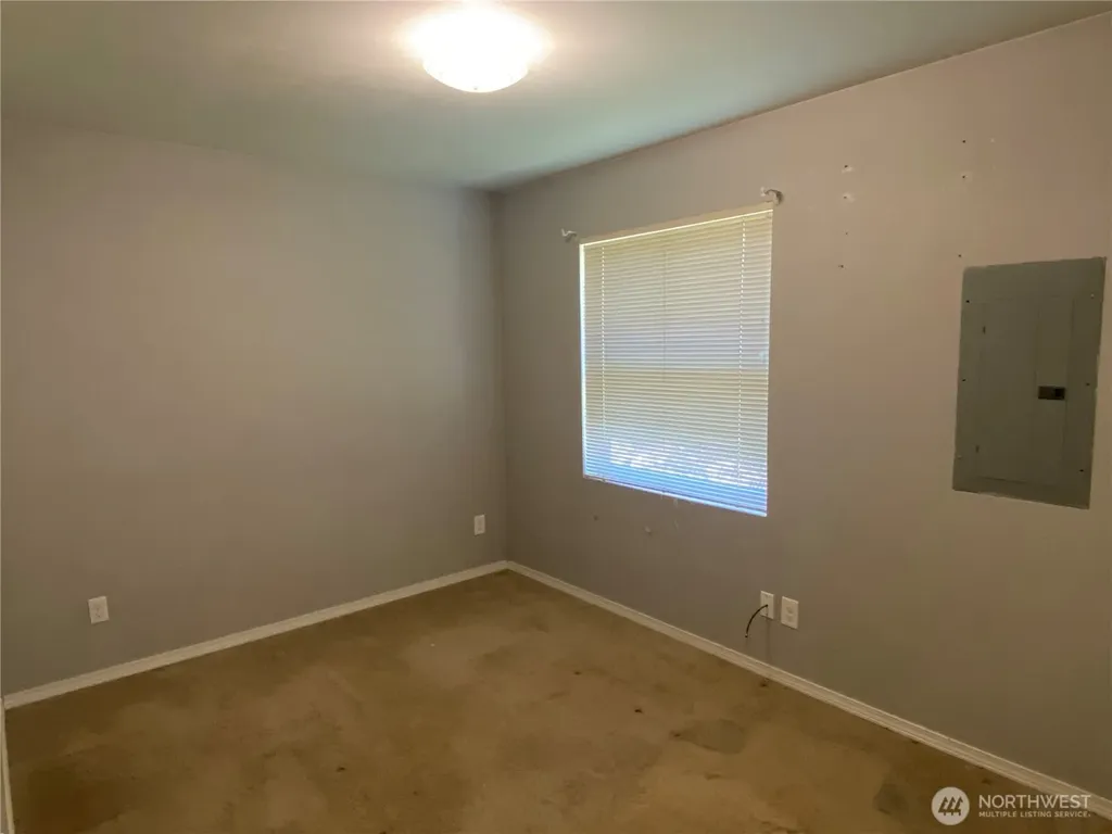 320 C Street South Bend WA 98586