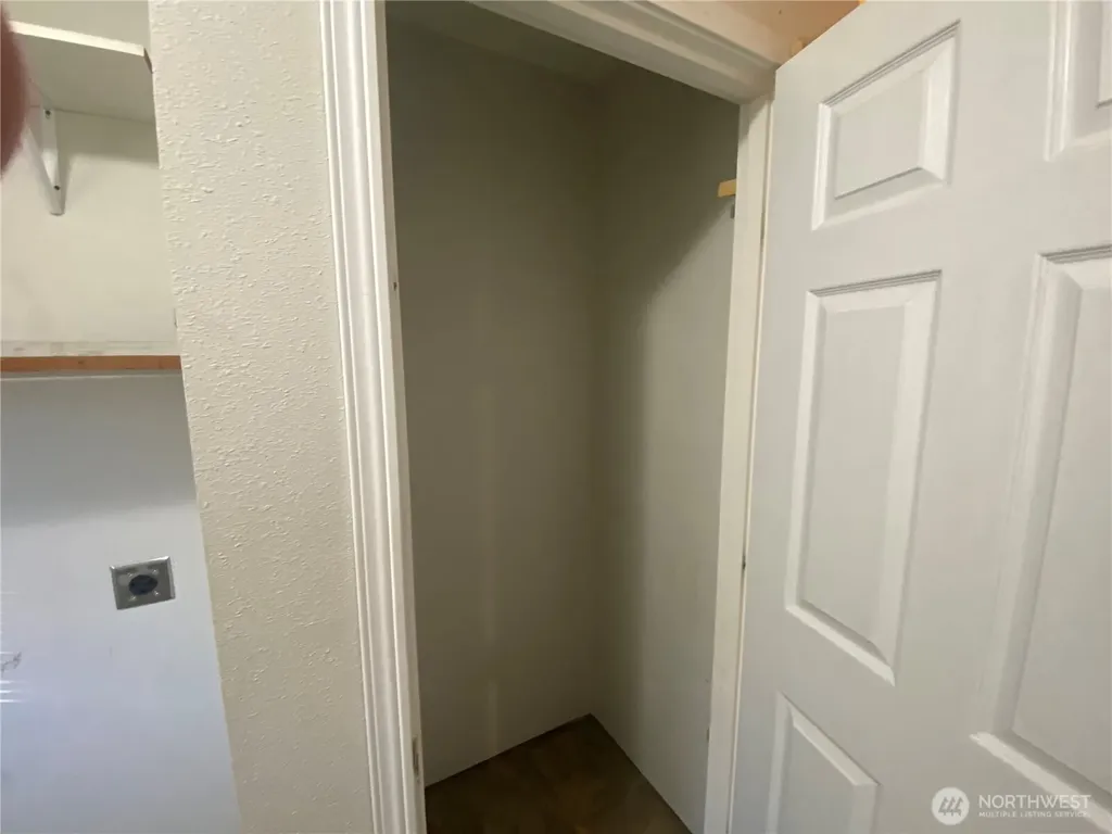320 C Street South Bend WA 98586
