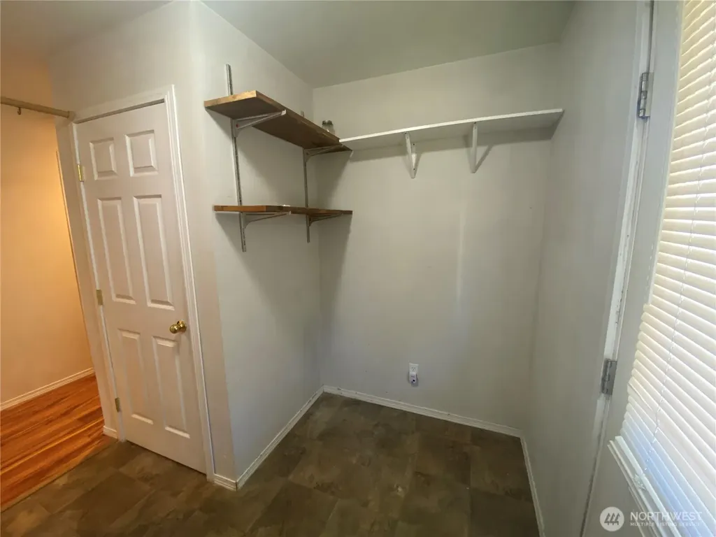 320 C Street South Bend WA 98586