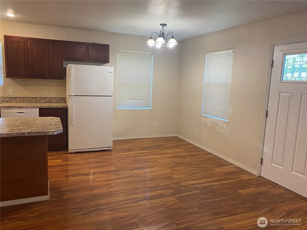 320 C Street South Bend WA 98586