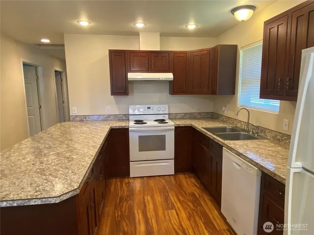 320 C Street South Bend WA 98586