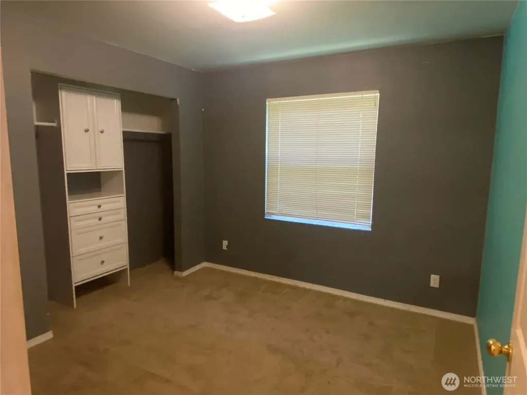 320 C Street South Bend WA 98586