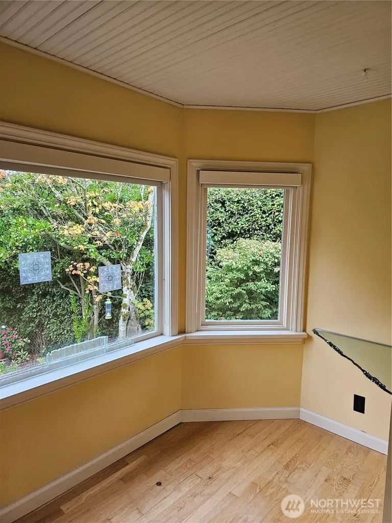 2822 Prosch Avenue W Seattle WA 98119