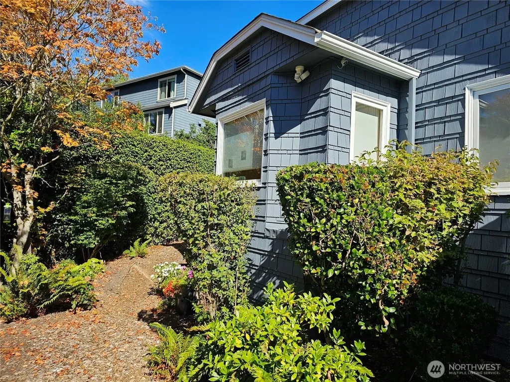 2822 Prosch Avenue W Seattle WA 98119
