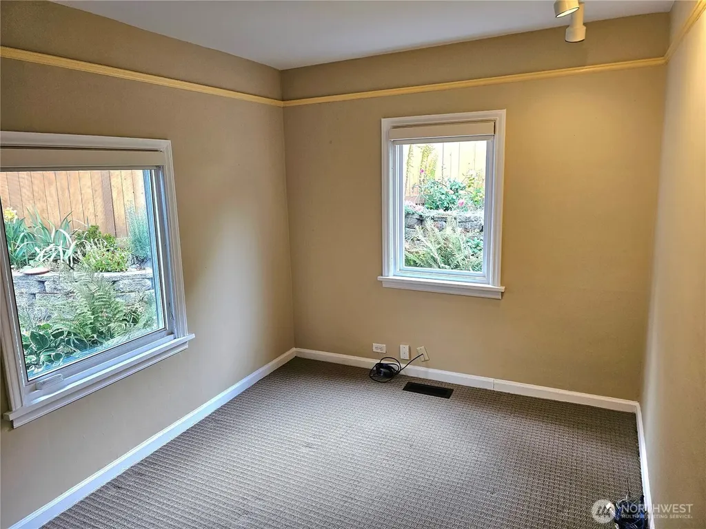 2822 Prosch Avenue W Seattle WA 98119