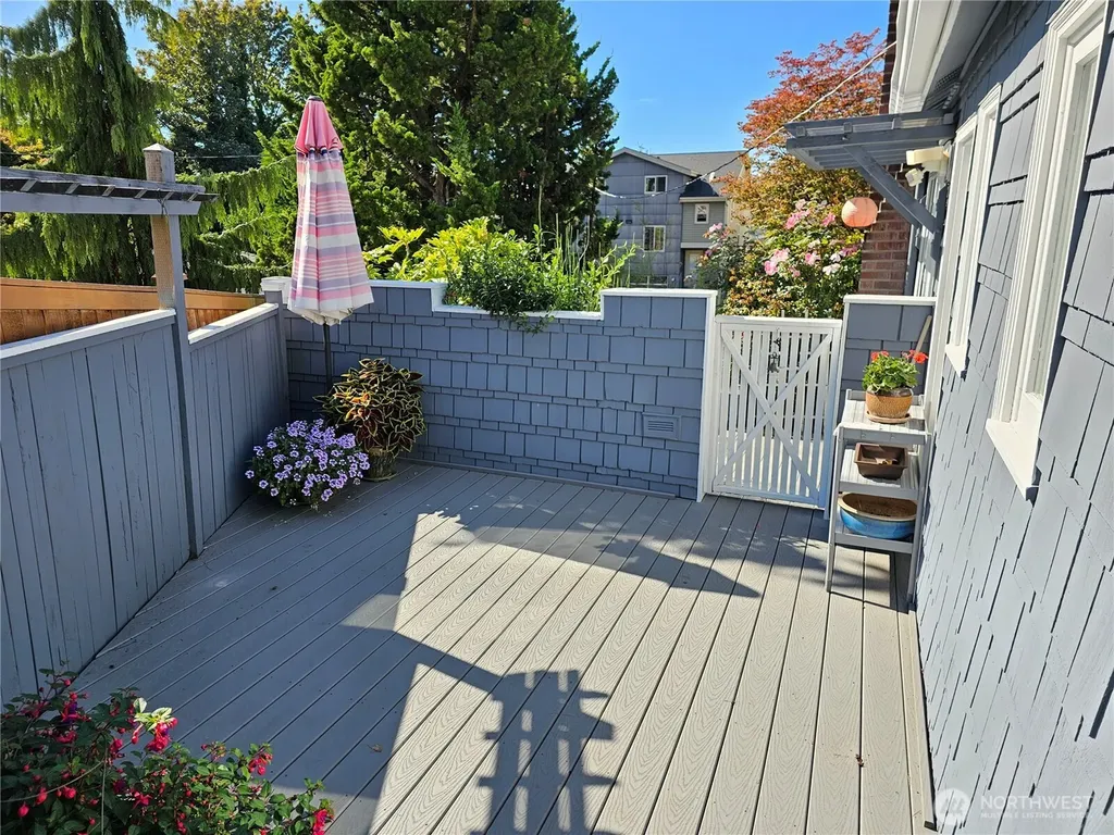 2822 Prosch Avenue W Seattle WA 98119