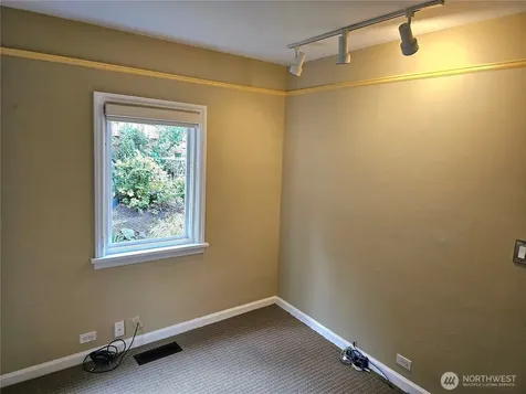2822 Prosch Avenue W Seattle WA 98119