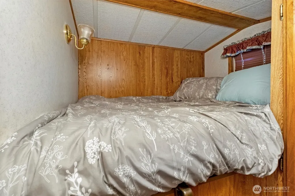 137 Jasper Trail Deming WA 98244