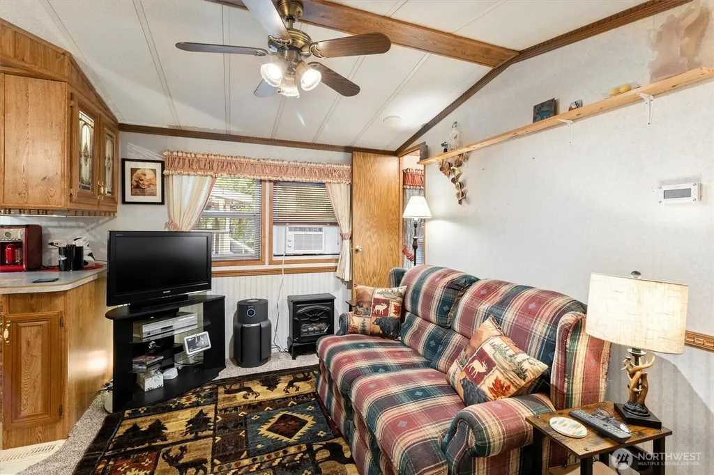 137 Jasper Trail Deming WA 98244