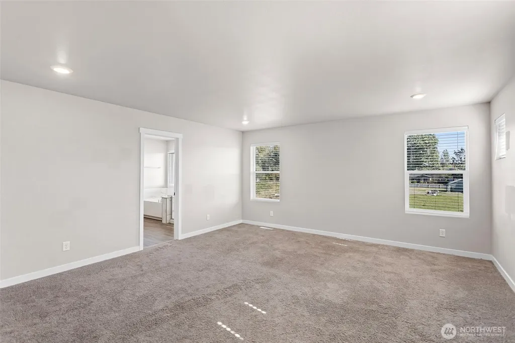 1533 27th Street NW Puyallup WA 98371