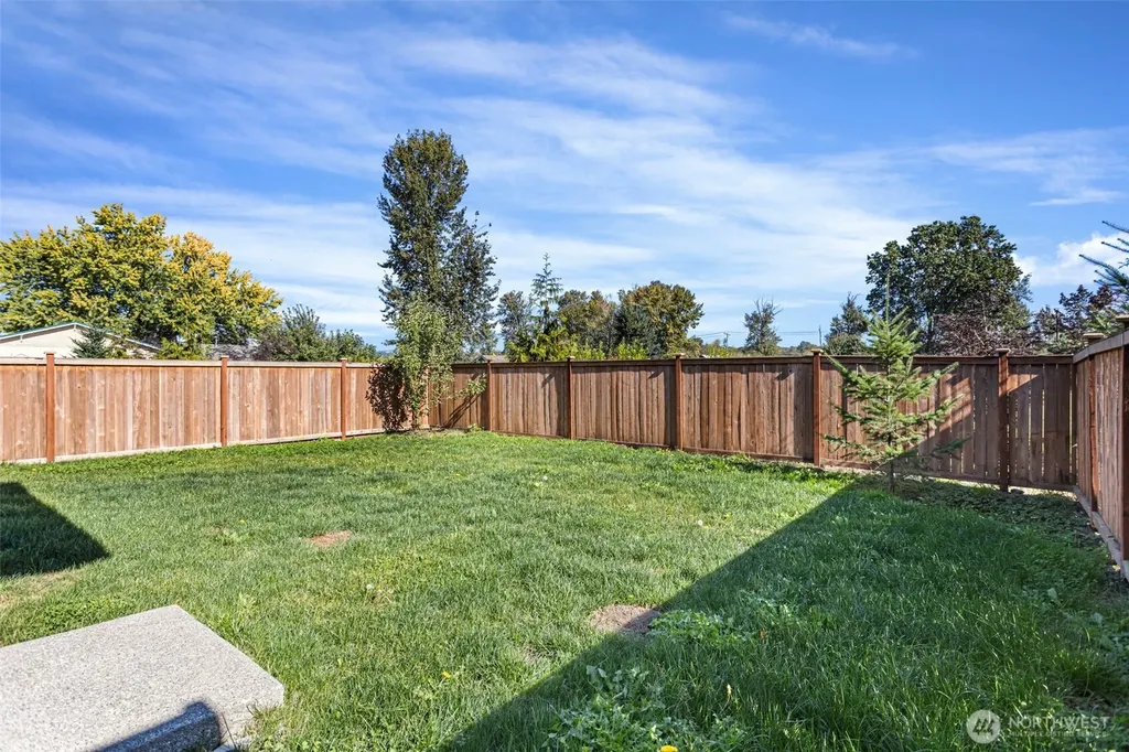 1533 27th Street NW Puyallup WA 98371