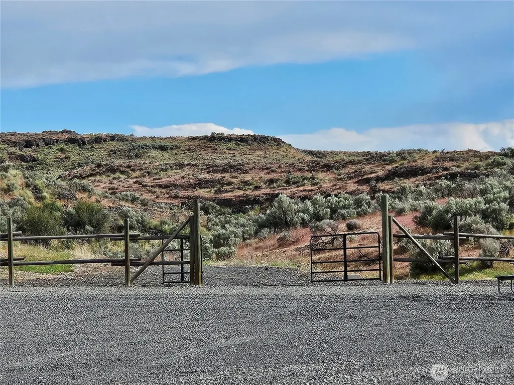 5365 W Coyote Trail Ephrata WA 98823