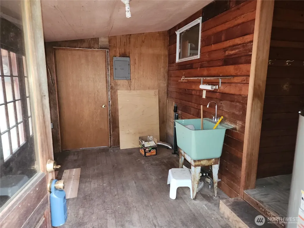 1844 Monroe Road Port Angeles WA 98362