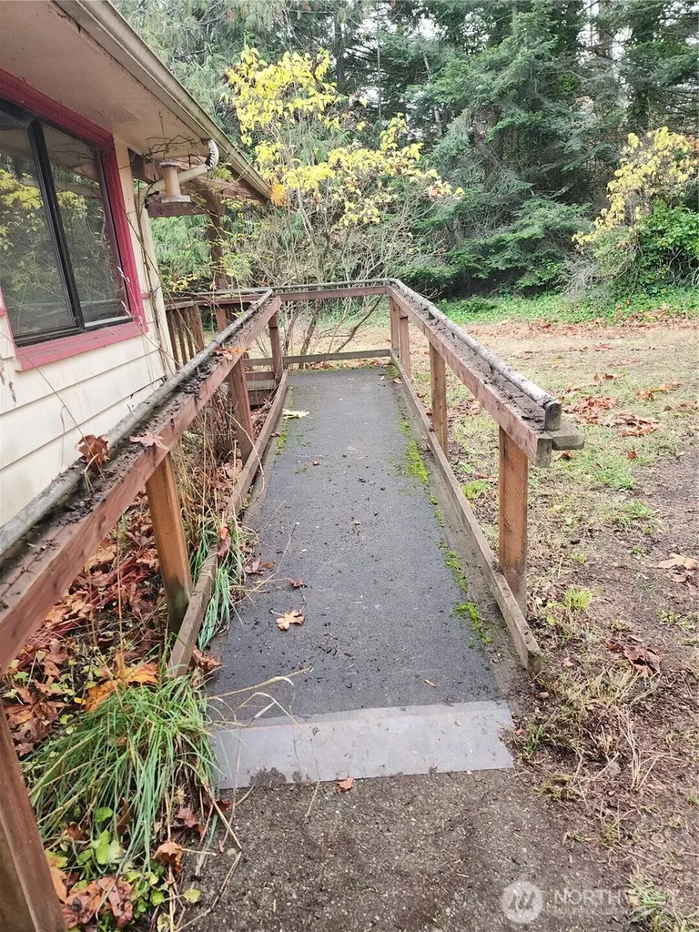 1844 Monroe Road Port Angeles WA 98362