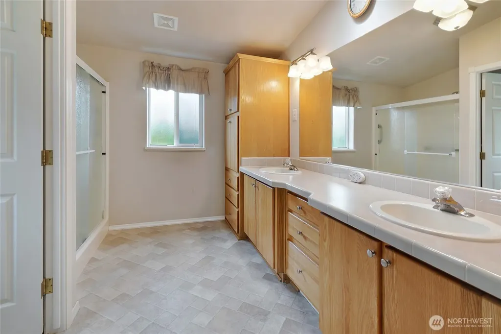 6110 91st St E Puyallup WA 98371