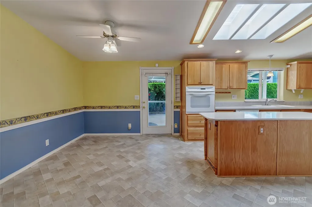 6110 91st St E Puyallup WA 98371