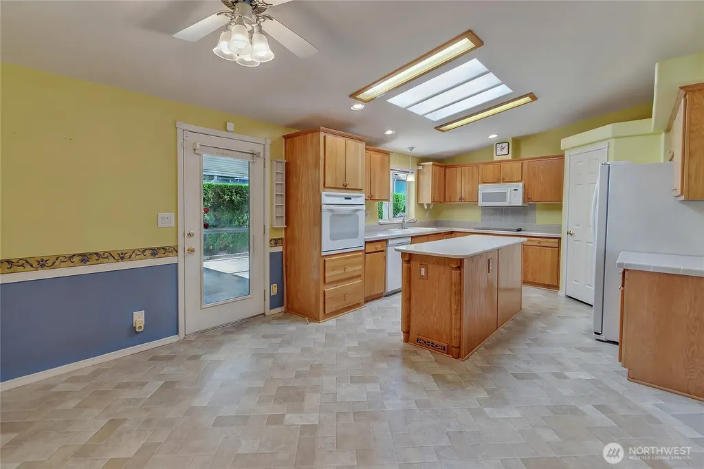 6110 91st St E Puyallup WA 98371